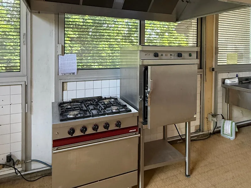 Salle-Polyvallente-Massieux-Cuisine2