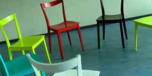 chairs-58475_640